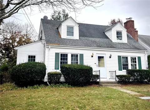 85 Wannamoisett Rd, East Providence, RI 02914