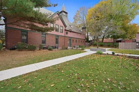 8 Slocum St #3, Providence, RI 02909