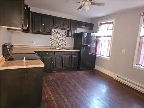 32 Charles St, Woonsocket, RI 02895 photo 6