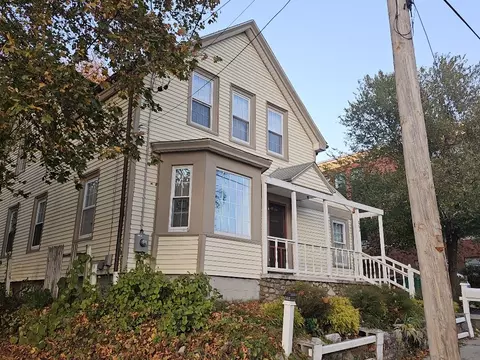 32 Charles St, Woonsocket, RI 02895