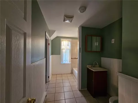 32 Charles St, Woonsocket, RI 02895 photo 18