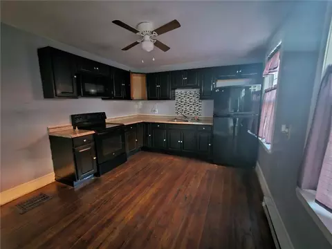 32 Charles St, Woonsocket, RI 02895 photo 5