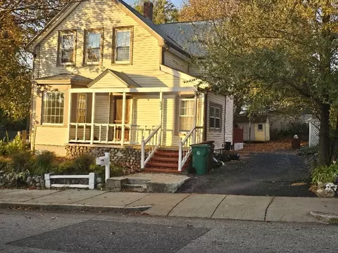 32 Charles St, Woonsocket, RI 02895 photo 2