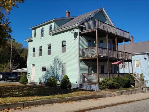 85 Transit St, Woonsocket, RI 02895