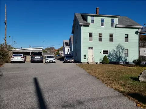 85 Transit St, Woonsocket, RI 02895 photo 4