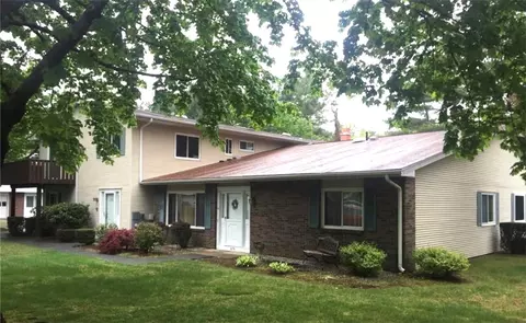 272 Chatham Cir, Warwick, RI 02886