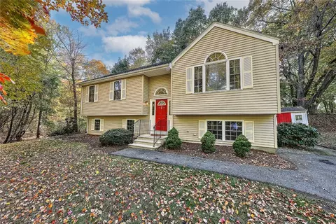 29 Roy Ave, Attleboro, MA 02703