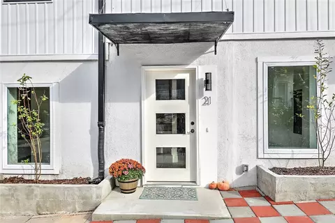 21 Danforth St, Providence, RI 02908 photo 3