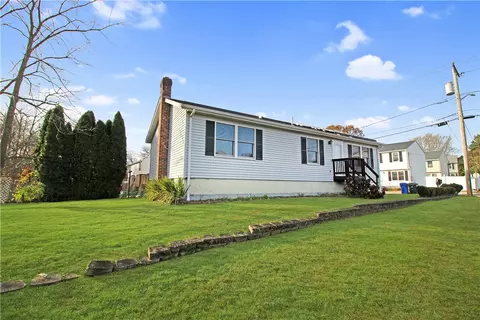 12 Columbus Ave, Westerly, RI 02891