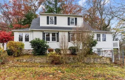 23 Sebille Rd, Smithfield, RI 02917