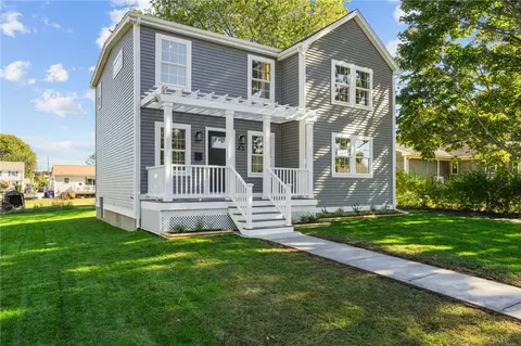 43 Bellevue Ave, Westerly, RI 02891