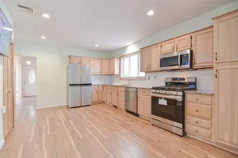 175 Flint Ave, Cranston, RI 02910