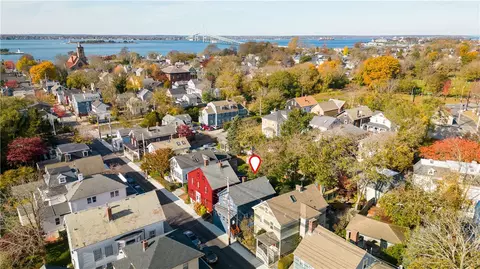 11 Poplar St, Newport, RI 02840