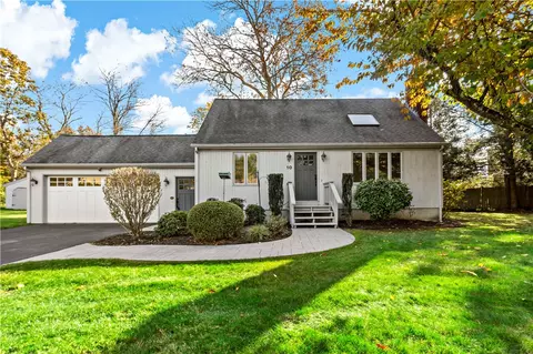 10 Coral Shell Ter, Narragansett, RI 02874