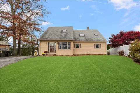 3 Ernest St, Webster, MA 01570