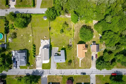 99 Willis St, Dartmouth, MA 02748