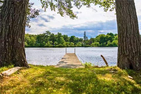 90 Lakeview Ave, Taunton, MA 02780