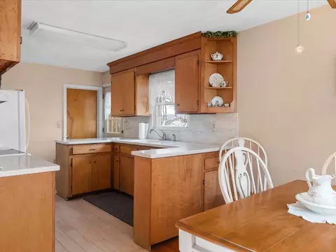 13 Lakeside Dr, Westerly, RI 02891 photo 5