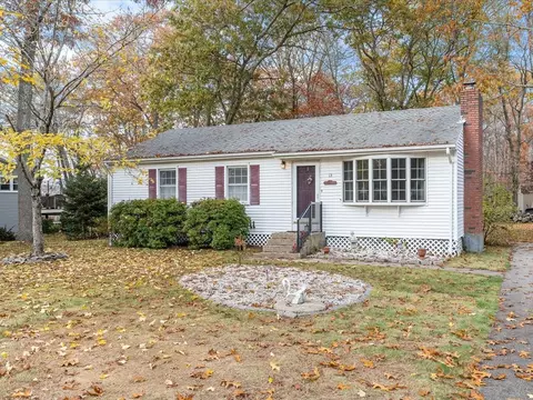 13 Lakeside Dr, Westerly, RI 02891 photo 4