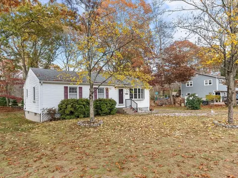 13 Lakeside Dr, Westerly, RI 02891 photo 3