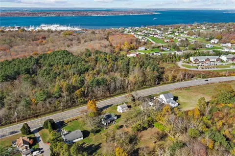 1144 Main Rd, Portsmouth, RI 02871