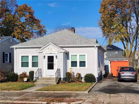 142 Sweet Ave, Pawtucket, RI 02861