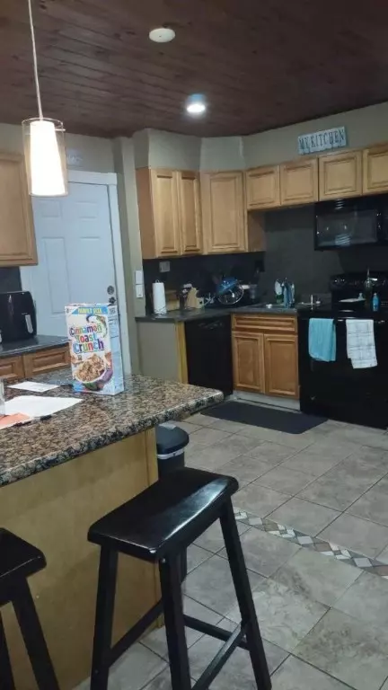 106 Greene St, Woonsocket, RI 02895 photo 3