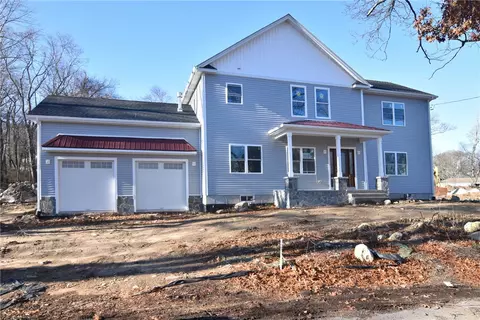 107 Drum Rock Ave, Warwick, RI 02886