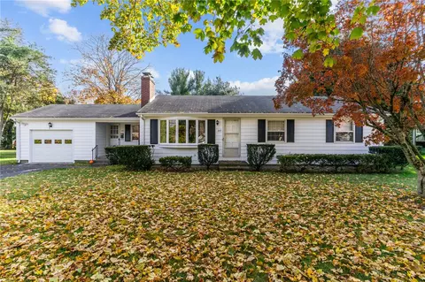 263 Lincoln Ave, Barrington, RI 02806