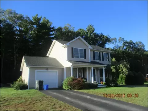 52 Hornbeam Rd, Coventry, RI 02816