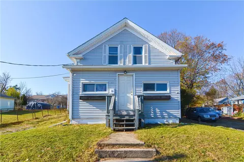 68 Read Ave, Coventry, RI 02816