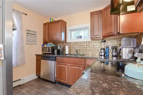 68 Read Ave, Coventry, RI 02816 photo 17