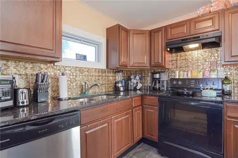 68 Read Ave, Coventry, RI 02816 photo 16
