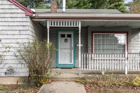 22 Arnold Rd, Coventry, RI 02816 photo 3