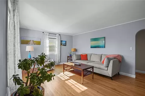 2 Ruth St, Middletown, RI 02842 photo 10