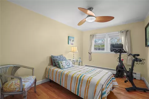 2 Ruth St, Middletown, RI 02842 photo 21