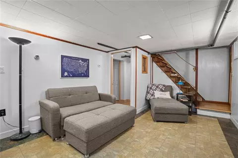 2 Ruth St, Middletown, RI 02842 photo 25