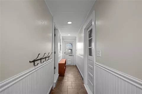 2 Ruth St, Middletown, RI 02842 photo 24