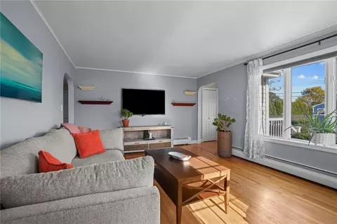 2 Ruth St, Middletown, RI 02842 photo 12