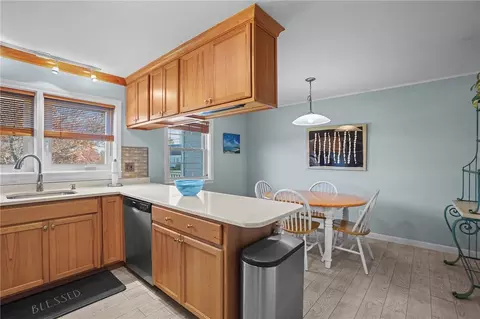 2 Ruth St, Middletown, RI 02842 photo 15