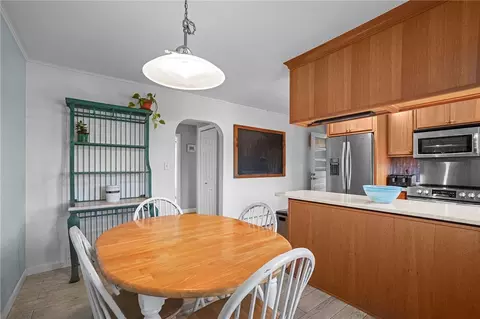 2 Ruth St, Middletown, RI 02842 photo 16