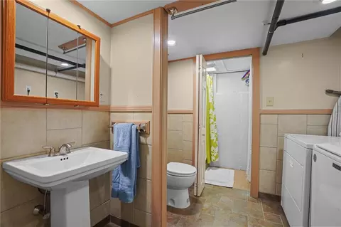 2 Ruth St, Middletown, RI 02842 photo 33