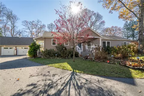 11 Abalone Rd, North Kingstown, RI 02874