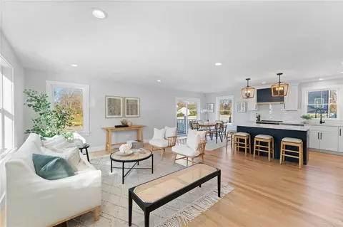 20 Magnolia Ln #B, South Kingstown, RI 02879