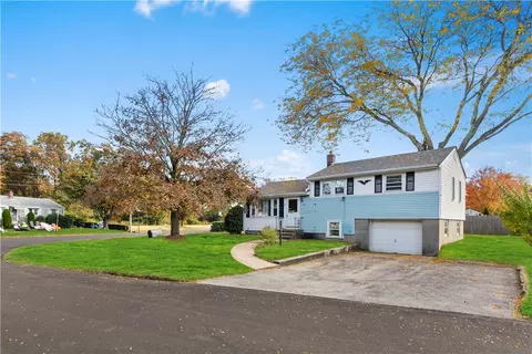 16 Way Ave, Warwick, RI 02888