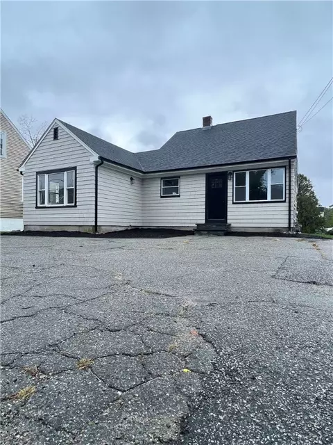 304 Market St, Warren, RI 02885