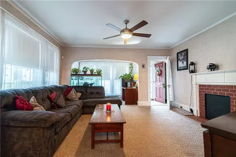 60 Meadow Rd, Woonsocket, RI 02895 photo 8