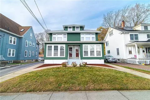 60 Meadow Rd, Woonsocket, RI 02895