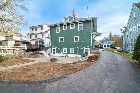 60 Meadow Rd, Woonsocket, RI 02895 photo 2