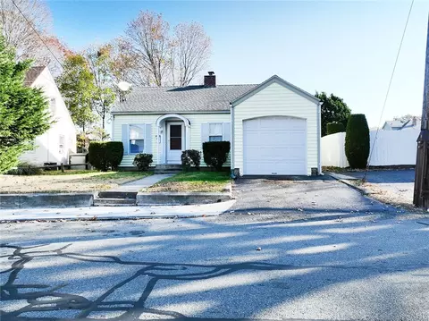 48 Pawtuxet Ter, West Warwick, RI 02893